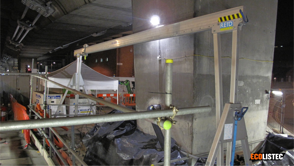 Aluminium Portalkran auf einer Montage