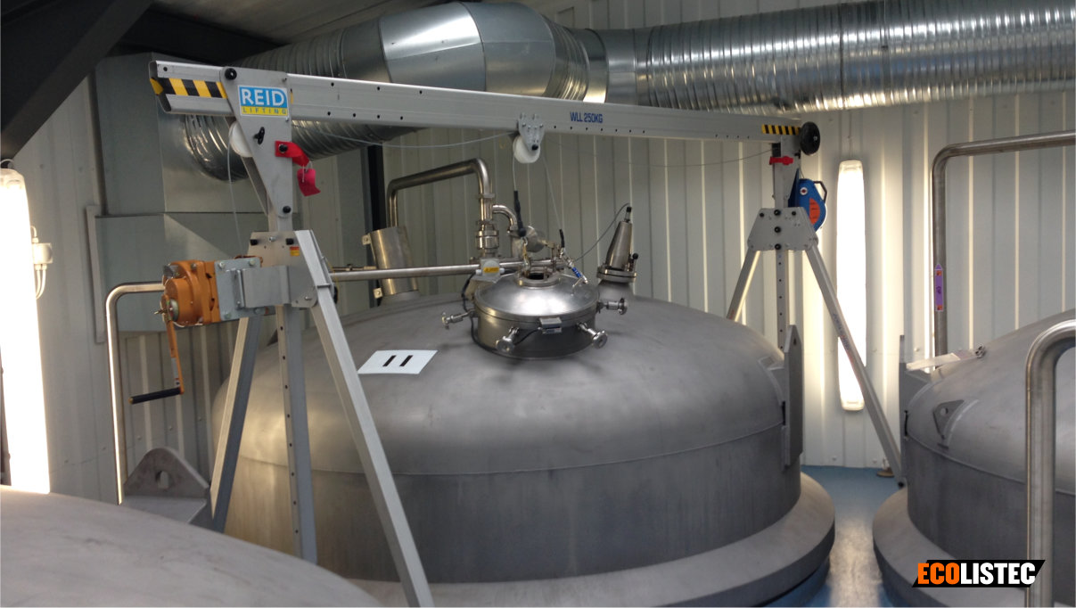 Faltbarer Portalkran PG Rapide bei Mannsicherung auf Silo